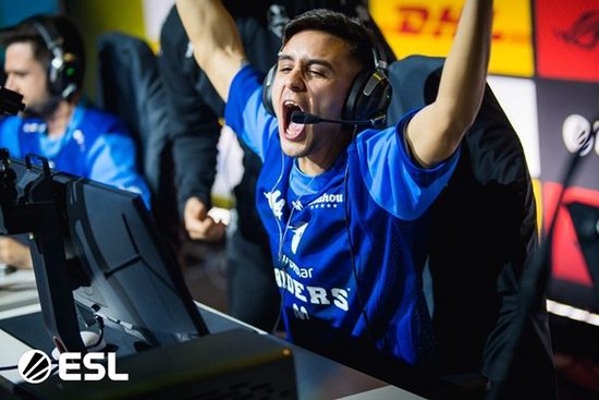 电竞赛事在鸟巢创纪录 超60,000观众共襄盛举